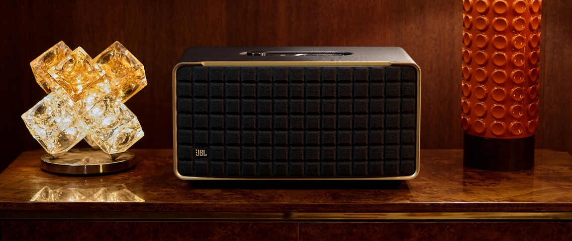 JBL Authentics 300